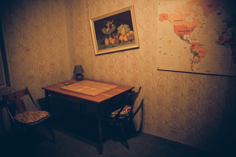 ESCAPE ROOM